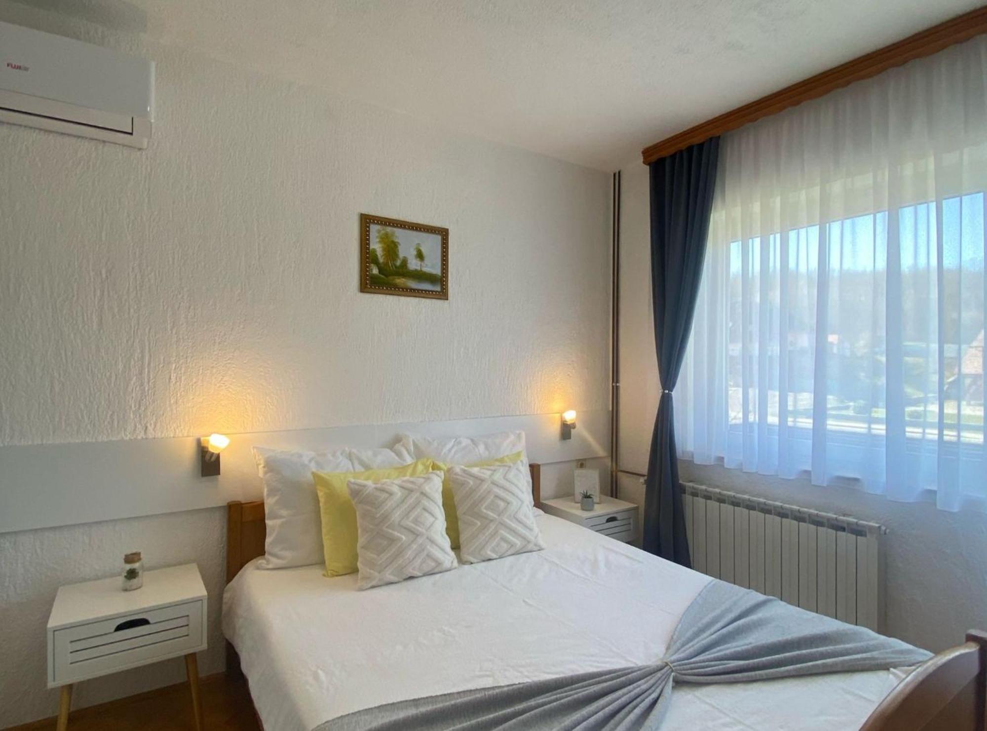 M&N Zafran Hotel Grabovac  Exterior photo